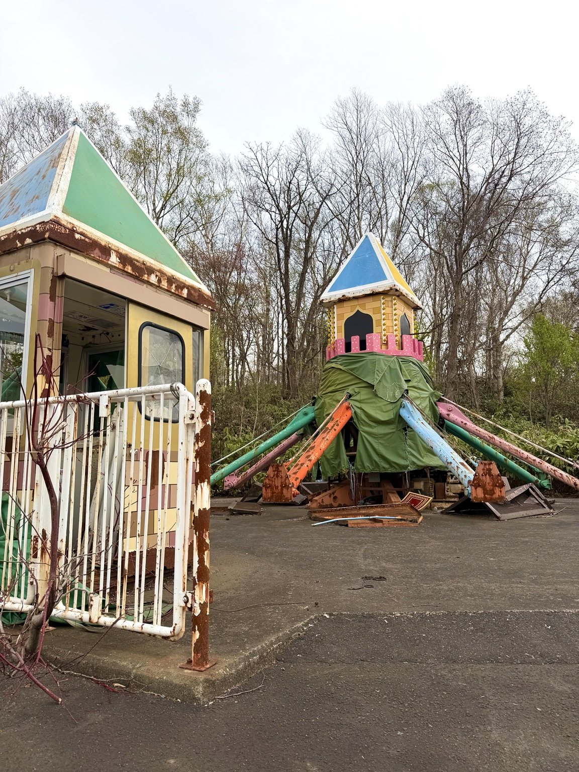 山の上の廃遊園地 5