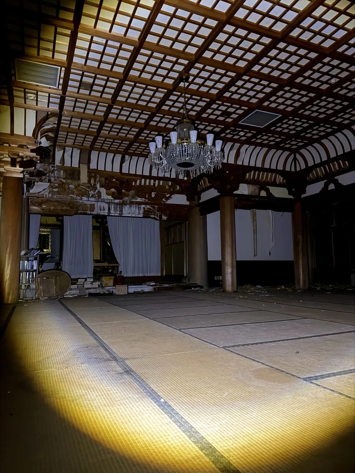 霊感商法が残る、廃宗教施設 2