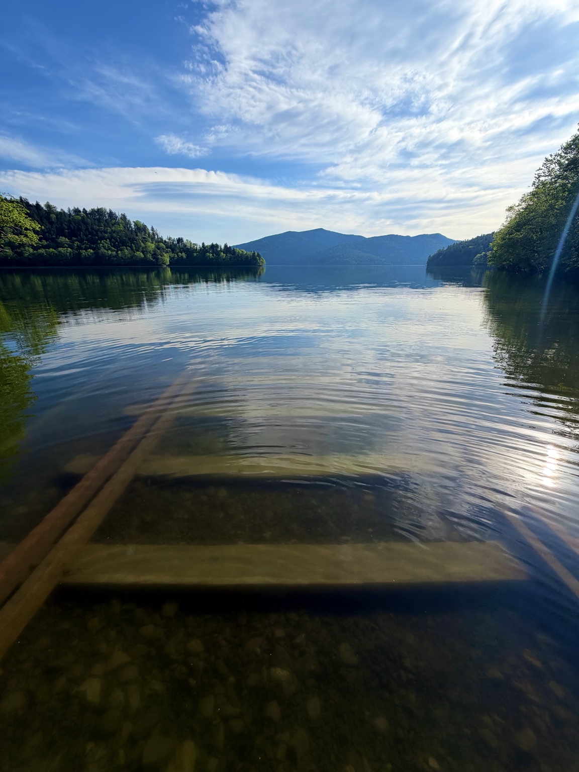 湖底へと続く、水中線路 2